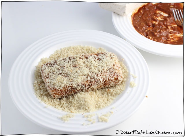 脆皮面包豆腐牛排!湿润和嫩豆腐,巨仙番茄腌料,带脆皮涂料。一个快速而简单的食谱,非常适合与土豆和蔬菜一起服用。无麸质选择。#itdoesnttttaStelikechickenGydF4y2Ba