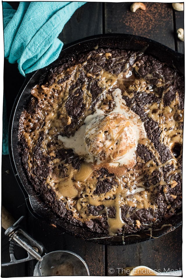 30个超级巧克力素食巧克力食谱。竞彩足球app下载苹果从蛋糕,布朗尼,饼干,冰淇淋,乳脂,绉纱,摩尼斯和芝士蛋糕中的一切。所有乳制品的甜点。#itdoesnttttaStelikechicken