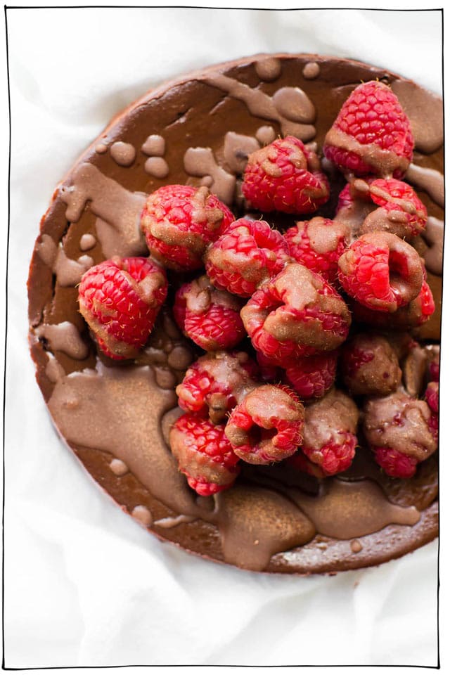 30个超级巧克力素食巧克力食谱。竞彩足球app下载苹果从蛋糕,布朗尼,饼干,冰淇淋,乳脂,绉纱,摩尼斯和芝士蛋糕中的一切。所有乳制品的甜点。#itdoesnttttaStelikechicken