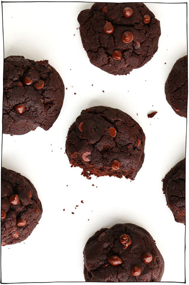 30个超级巧克力素食巧克力食谱。竞彩足球app下载苹果从蛋糕,布朗尼,饼干,冰淇淋,乳脂,绉纱,摩尼斯和芝士蛋糕中的一切。所有乳制品的甜点。#itdoesnttttaStelikechicken