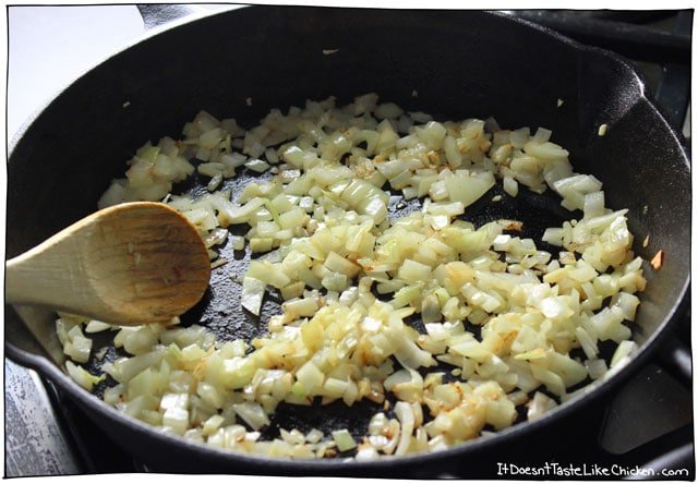 11分钟,奶油味,不含乳制品,不含坚果,完美的奶酪。快速素食豆腐乳清干酪可以在任何使用传统乳清干酪的地方使用!#itdoesnttttaStelikechicken