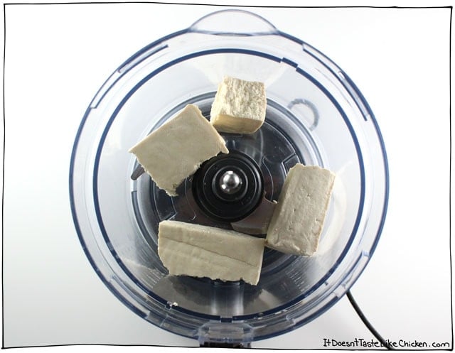 11分钟,奶油味,不含乳制品,不含坚果,完美的奶酪。快速素食豆腐乳清干酪可以在任何使用传统乳清干酪的地方使用!#itdoesnttttaStelikechicken