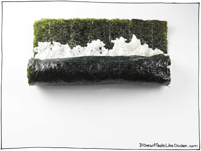 这不是辛辣的金枪鱼,它是西瓜!这家辛辣的西瓜素食寿司是甜美和咸味的完美组合。快速且易于制作。#itdoesnttttaStelikechickenGydF4y2Ba