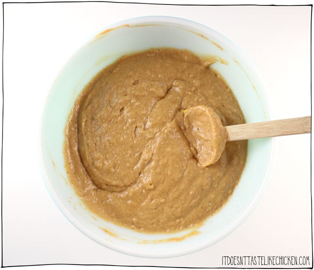 素食南瓜香料蛋糕!这种制作简单,超级湿润的蛋糕是感恩节或迎接秋天的完美甜点。涂上松软的南瓜香料糖霜,也可以不涂。乳糖过敏症,无蛋。#itdoesnttttaStelikechickenGydF4y2Ba