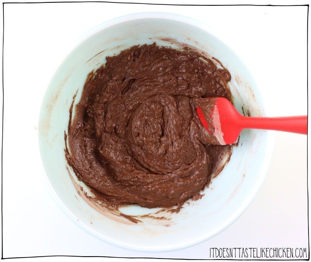 素食双层巧克力甜甜圈!最好的烤巧克力甜甜圈配方,只需30分钟即可完成。在你的巧克力甜甜圈上撒些糖屑、碎坚果,或者干脆不加。#它不像鸡肉#素食食谱#素食甜点#甜甜圈竞彩足球app下载苹果gydF4y2Ba