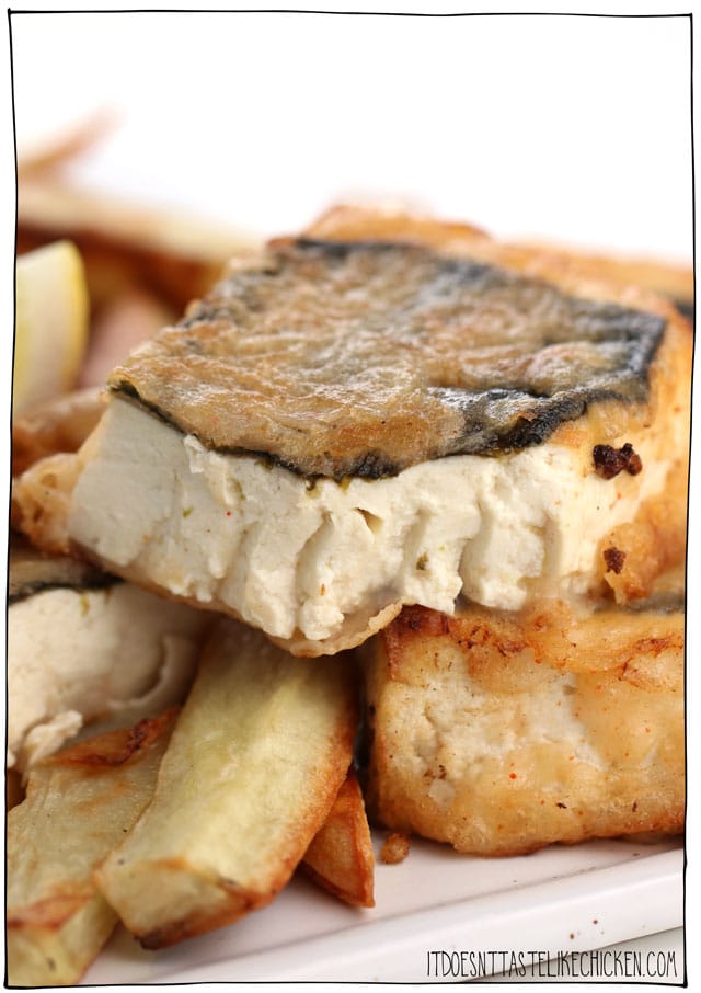 嘟嘟和芯片 - (素食鱼和薯条)!!“鱼”是用豆腐制成的,具有一种特殊的技术,使其变形,充满了味道,全部煎煮在自制啤酒面糊。#itdoesnttastelikechicken #vegan.GydF4y2Ba