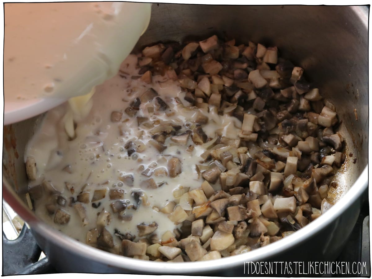 添加植物牛奶和面粉混合