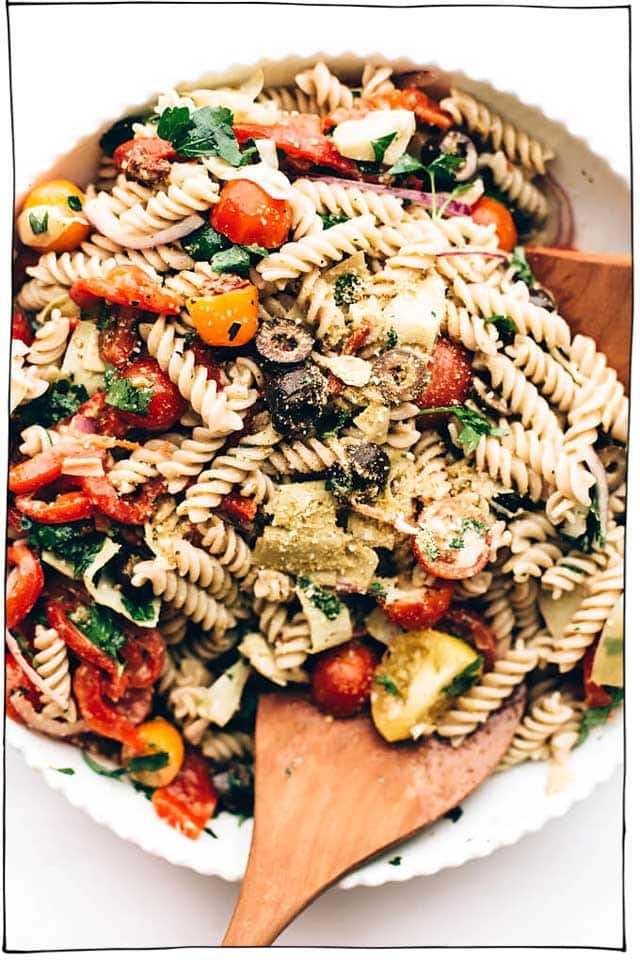 25个素食冷夏季餐(不需要烹饪)。非常适合那些炎热的夏天，当你想花尽可能少的时间在厨房!# itdoesnttastelikechicken