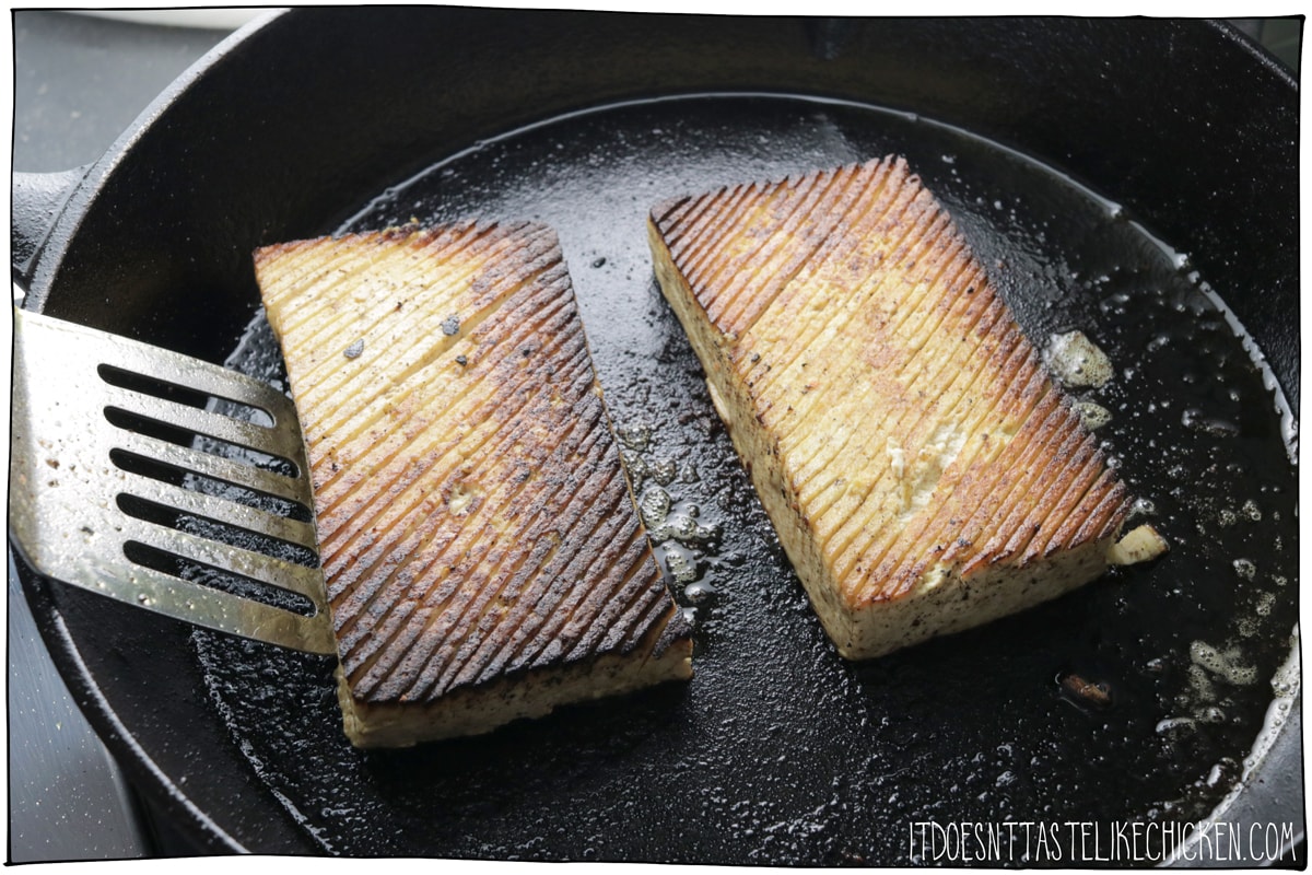 锅炸豆腐鱼，直到两侧都是金色的。gydF4y2Ba